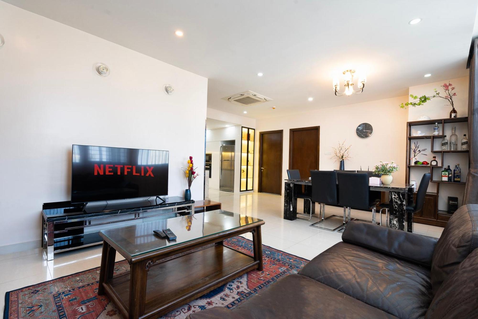 Khách sạn hẻo lánh Diamond Luxury The One Ben Thanh *