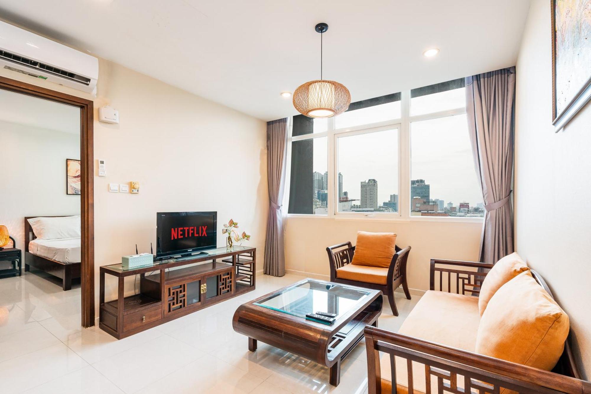 Khách sạn hẻo lánh Diamond Luxury The One Ben Thanh