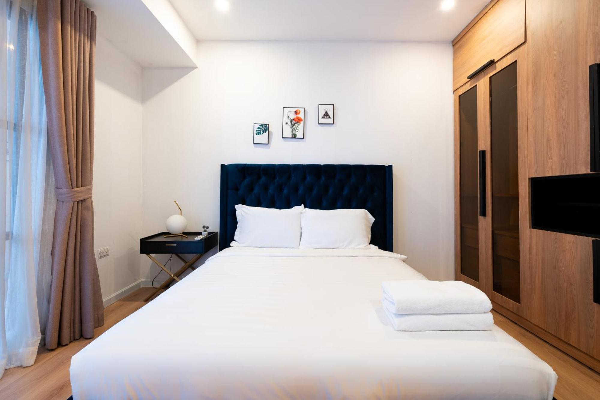 Khách sạn hẻo lánh Diamond Luxury The One Ben Thanh