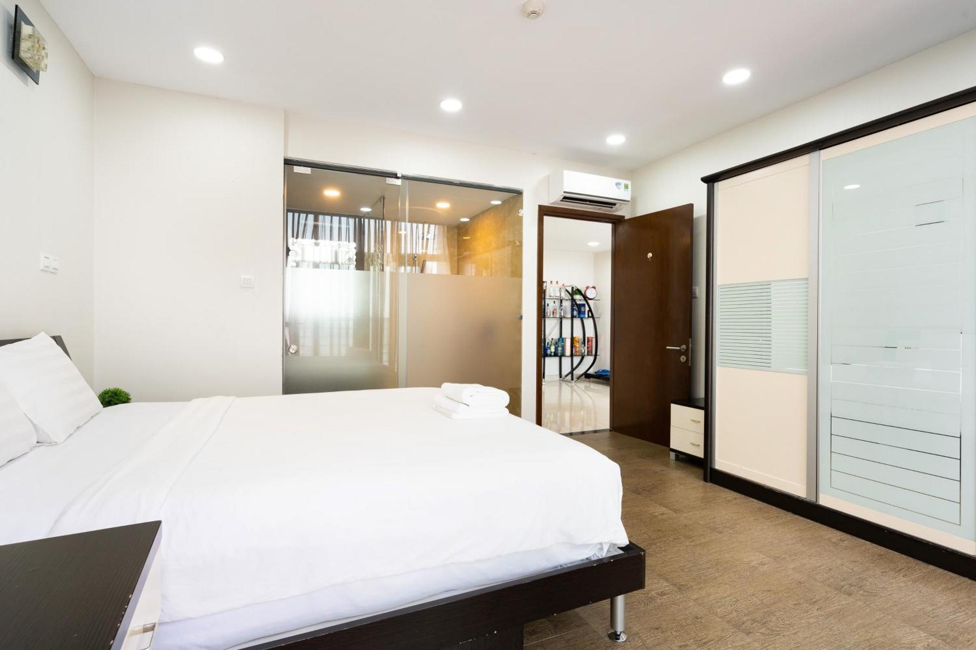 Khách sạn hẻo lánh Diamond Luxury The One Ben Thanh