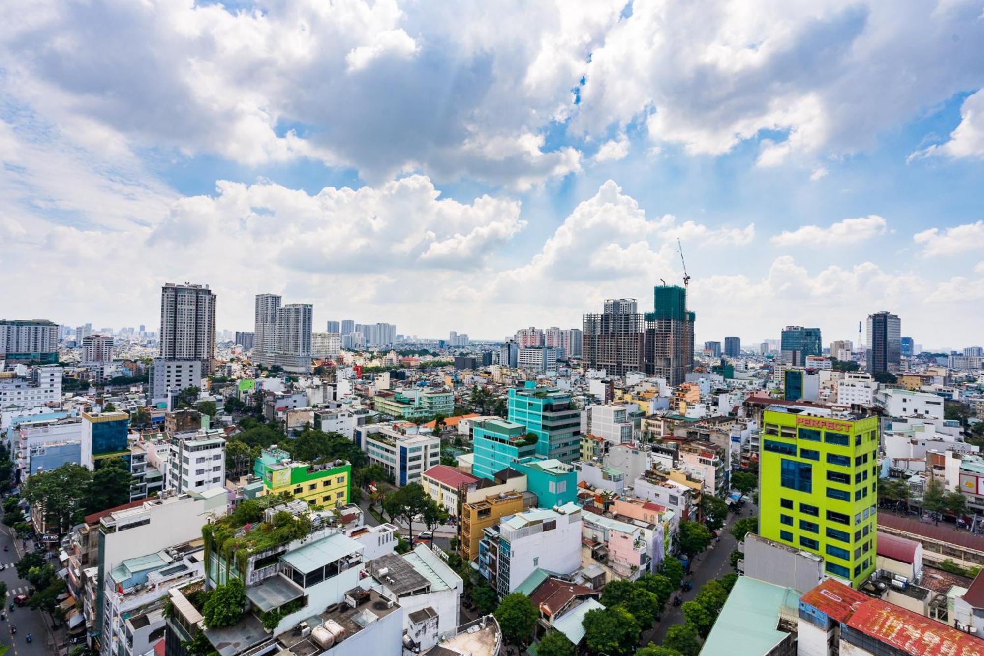 Khách sạn hẻo lánh Diamond Luxury The One Ben Thanh *